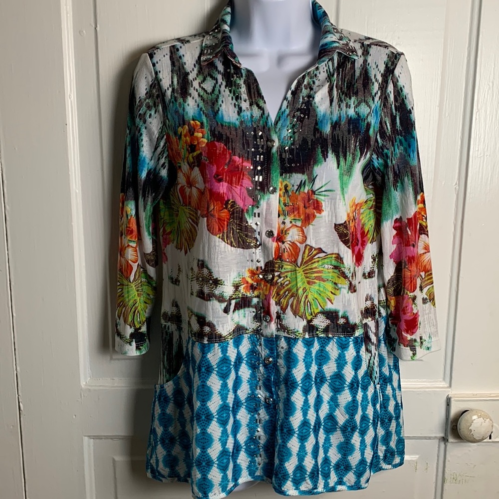 Onque Casuals Tropical Floral Print Large Rhinestone Embellished Tunic Size S